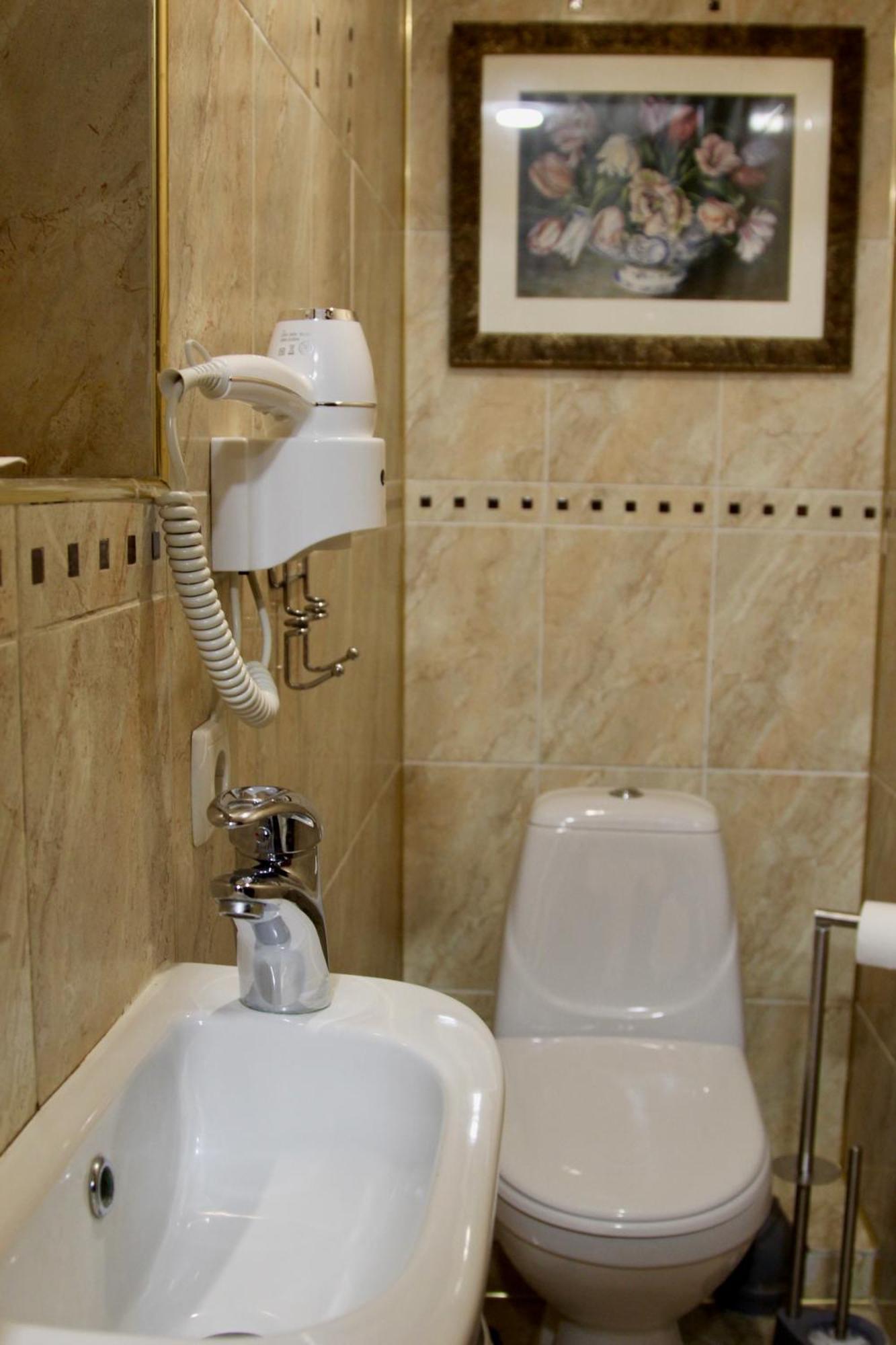 Опал Hotel Stryi Ngoại thất bức ảnh